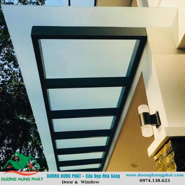 mái che kính cường lực tại Tân Bình